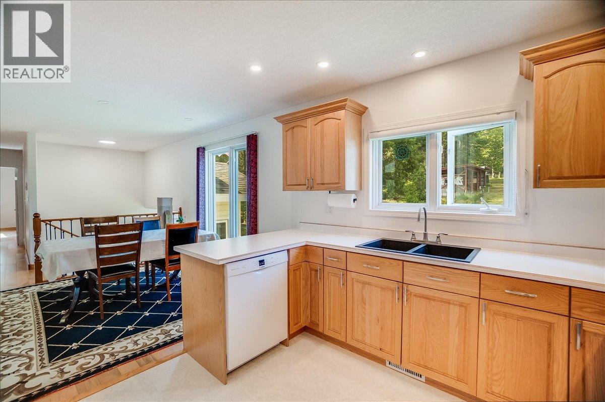 7620 3a Highway, Balfour, British Columbia  V0G 1C0 - Photo 9 - 10371520