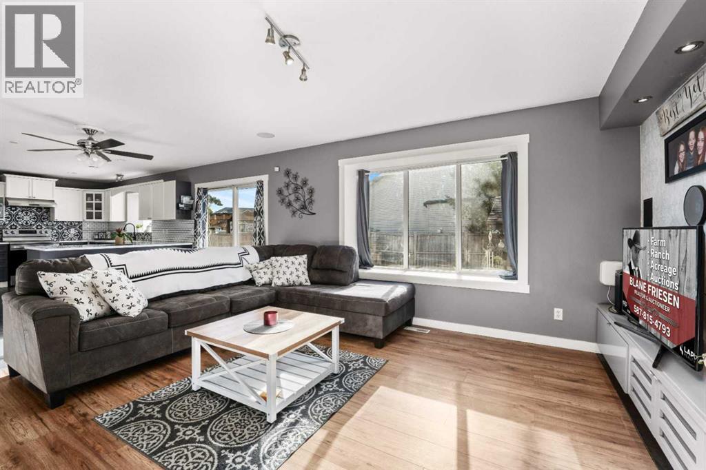 2034 Luxstone Boulevard Sw, Airdrie, Alberta  T4B 0A4 - Photo 9 - A2279633