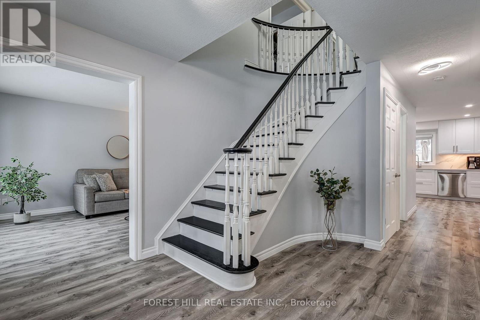 14 Cobblestone Road, London East, Ontario  N5Y 5M6 - Photo 13 - X12710312