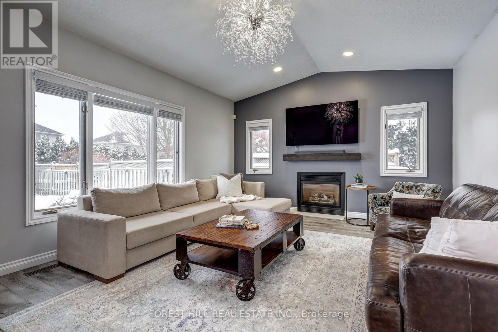 14 Cobblestone Road, London East, Ontario  N5Y 5M6 - Photo 2 - X12710312