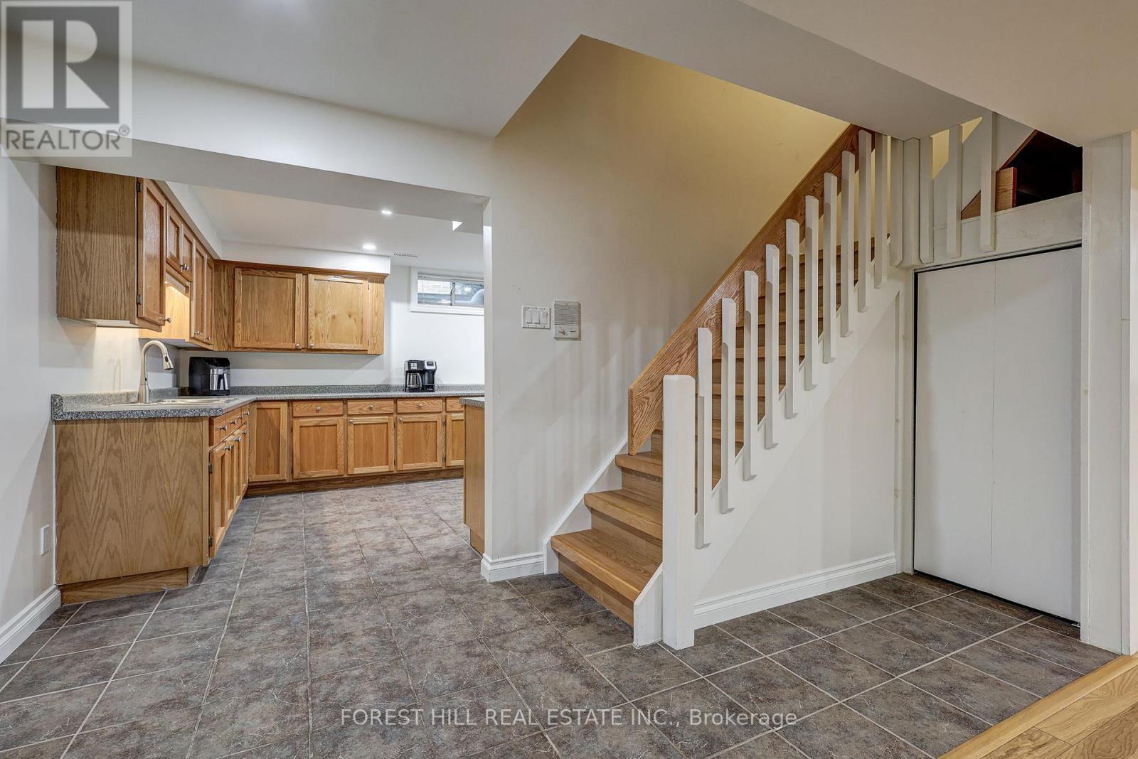 14 Cobblestone Road, London East, Ontario  N5Y 5M6 - Photo 38 - X12710312