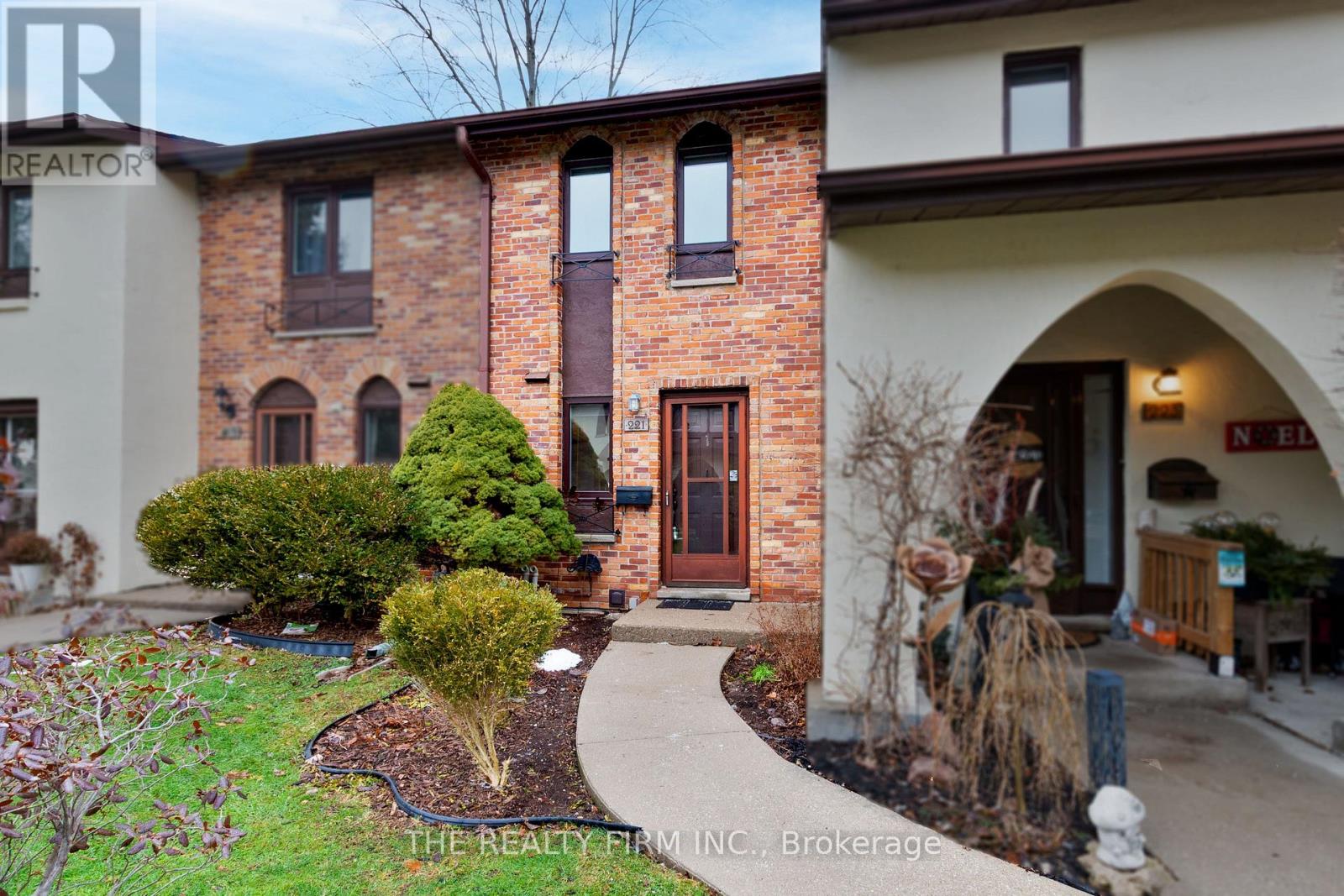 221 Millbank Drive, London South, Ontario  N6C 4V9 - Photo 1 - X12710372