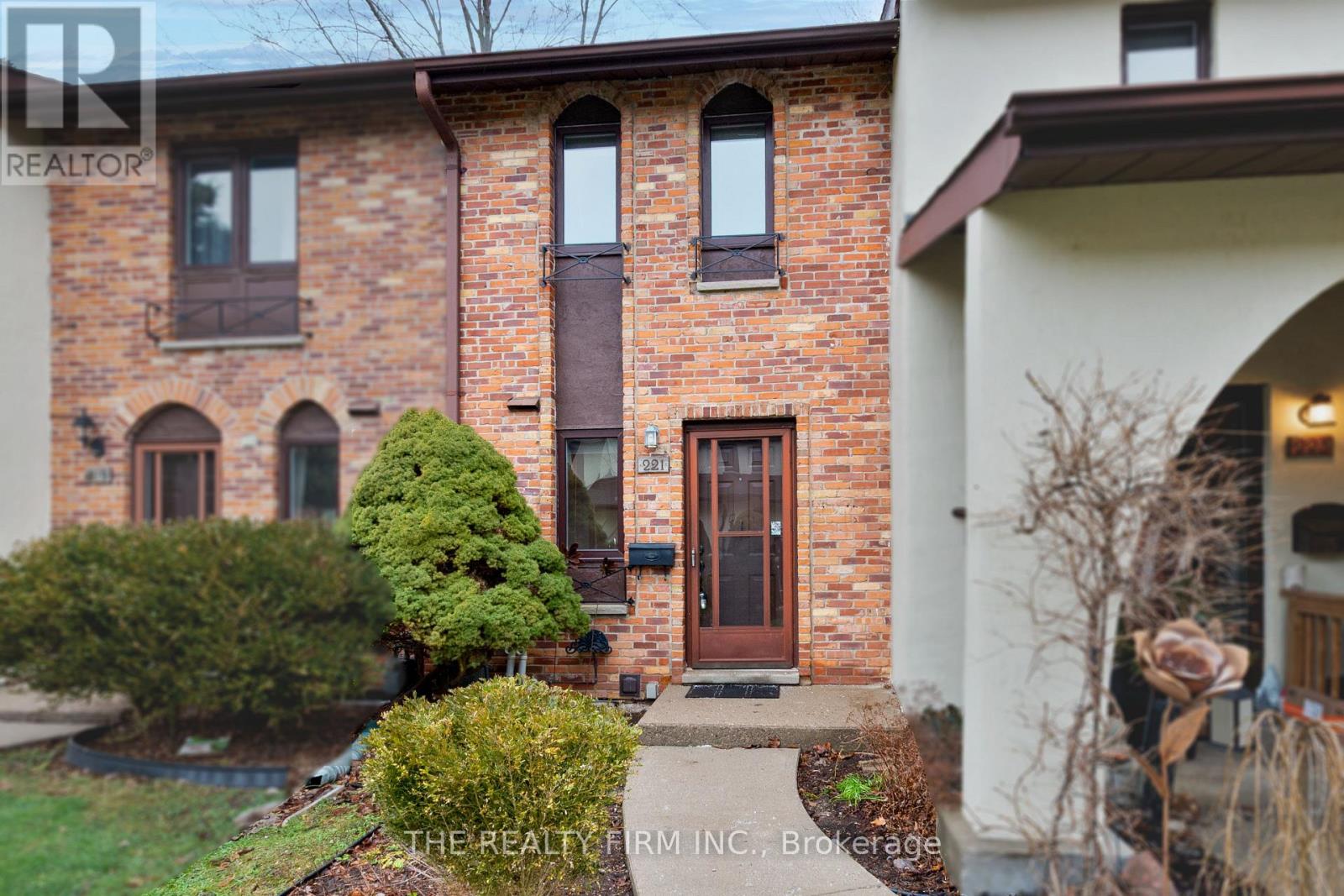 221 Millbank Drive, London South, Ontario  N6C 4V9 - Photo 2 - X12710372