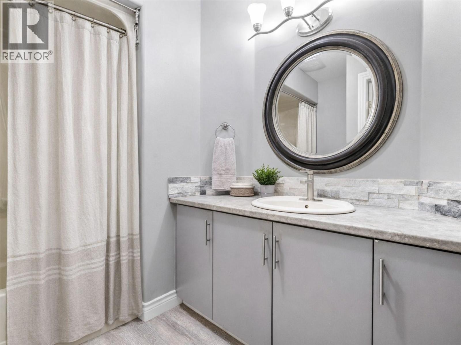 3945 Gallaghers Circle, Kelowna, British Columbia  V1W 3Z9 - Photo 38 - 10373018