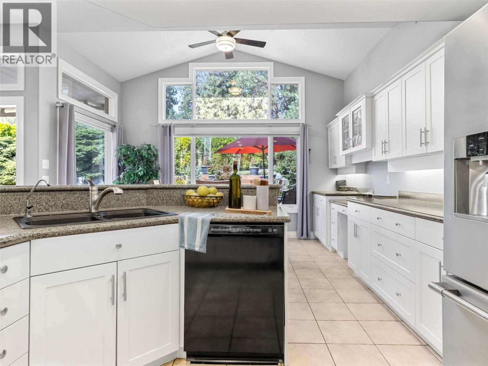 3945 Gallaghers Circle, Kelowna, British Columbia  V1W 3Z9 - Photo 23 - 10373018