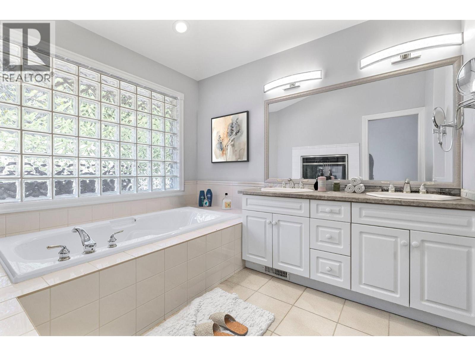 3945 Gallaghers Circle, Kelowna, British Columbia  V1W 3Z9 - Photo 33 - 10373018