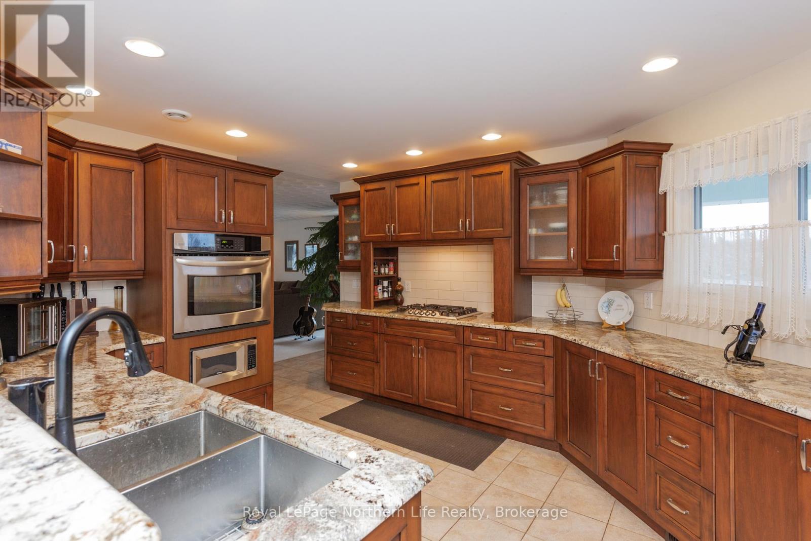 18 Killare Street, North Bay (Birchaven), Ontario  P1A 4J2 - Photo 8 - X12710426