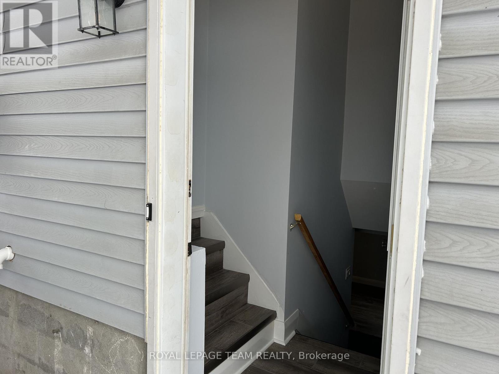 746-B St Jean Street, Casselman, Ontario  K0A 1M0 - Photo 3 - X12647604