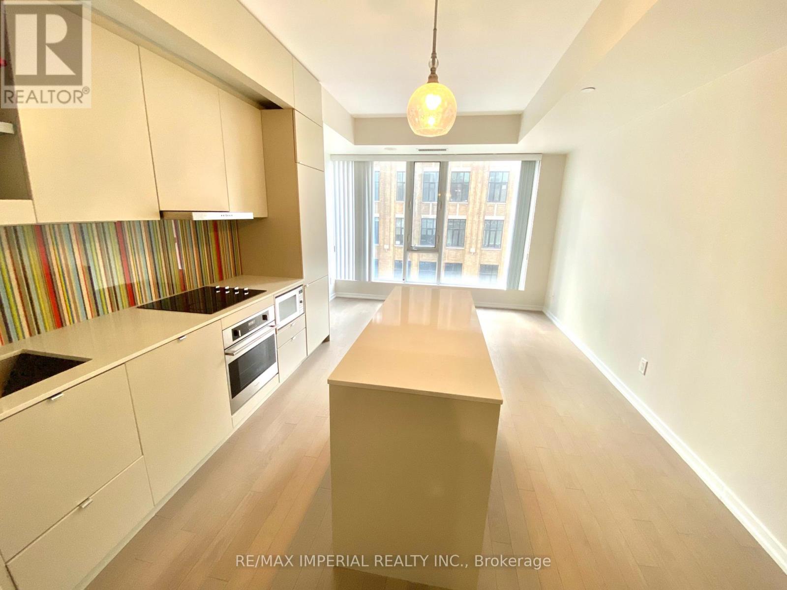 909 - 101 Peter Street W, Toronto (Waterfront Communities), Ontario  M5V 0G6 - Photo 2 - C12710344