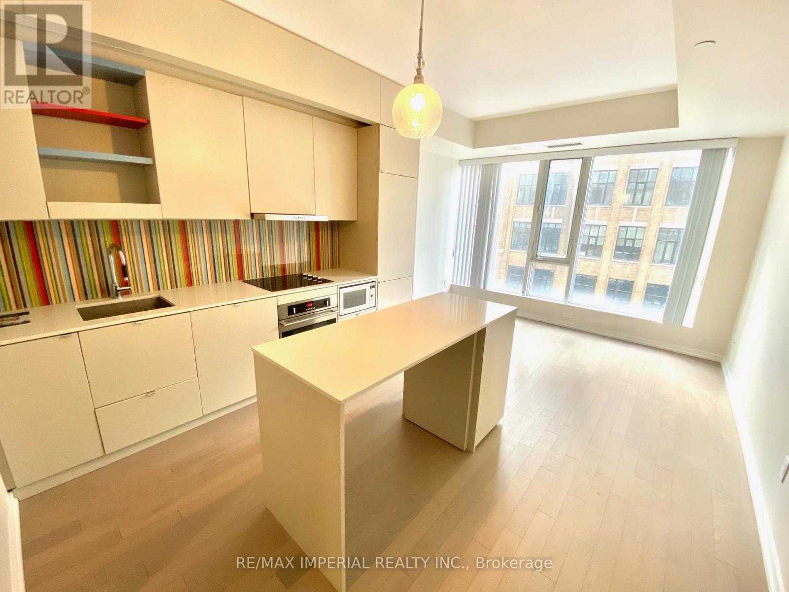 909 - 101 Peter Street W, Toronto (Waterfront Communities), Ontario  M5V 0G6 - Photo 3 - C12710344