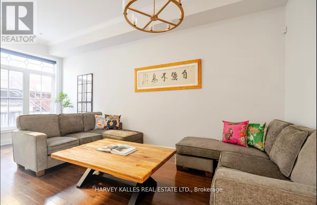 543c Parliament Street, Toronto, Ontario  M4X 1P7 - Photo 2 - C12710454