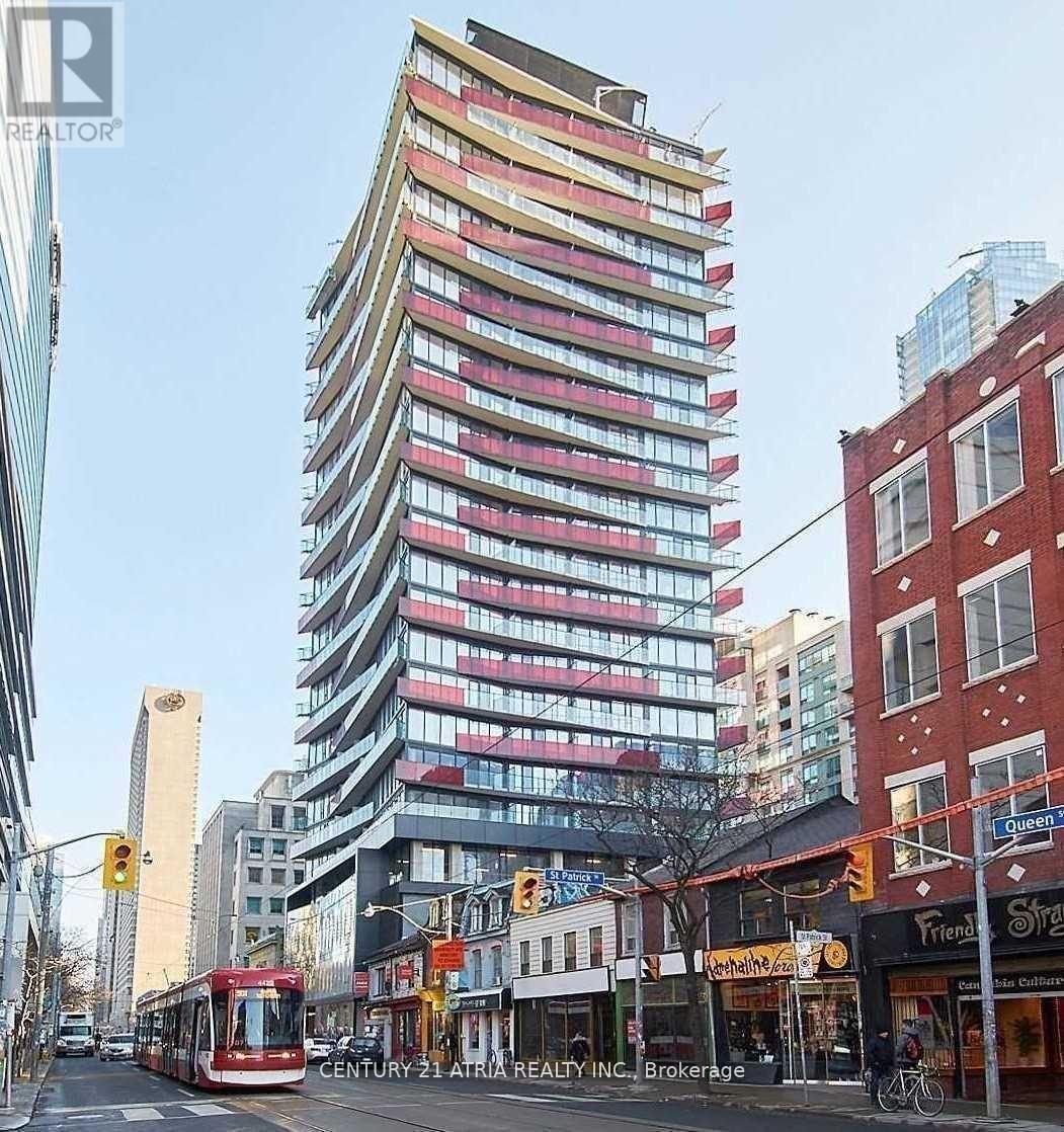 709 - 215 QUEEN STREET W, Toronto, Ontario