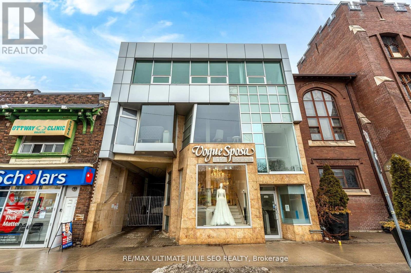 3RD FLOOR FRONT - 304 DANFORTH AVENUE, Toronto, Ontario