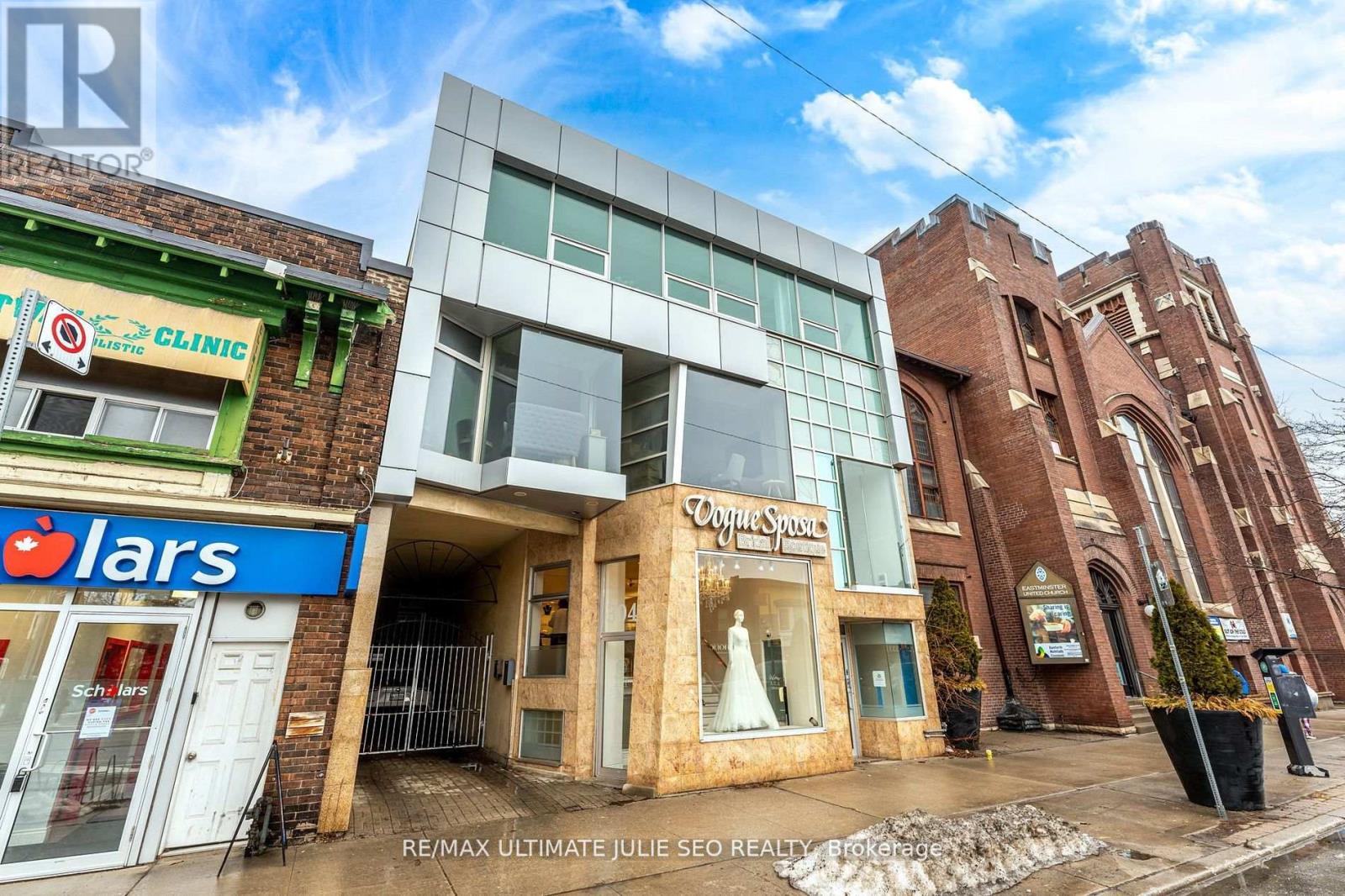 2nd Floor - 304 Danforth Avenue, Toronto, Ontario  M4K 1N6 - Photo 2 - E12710276