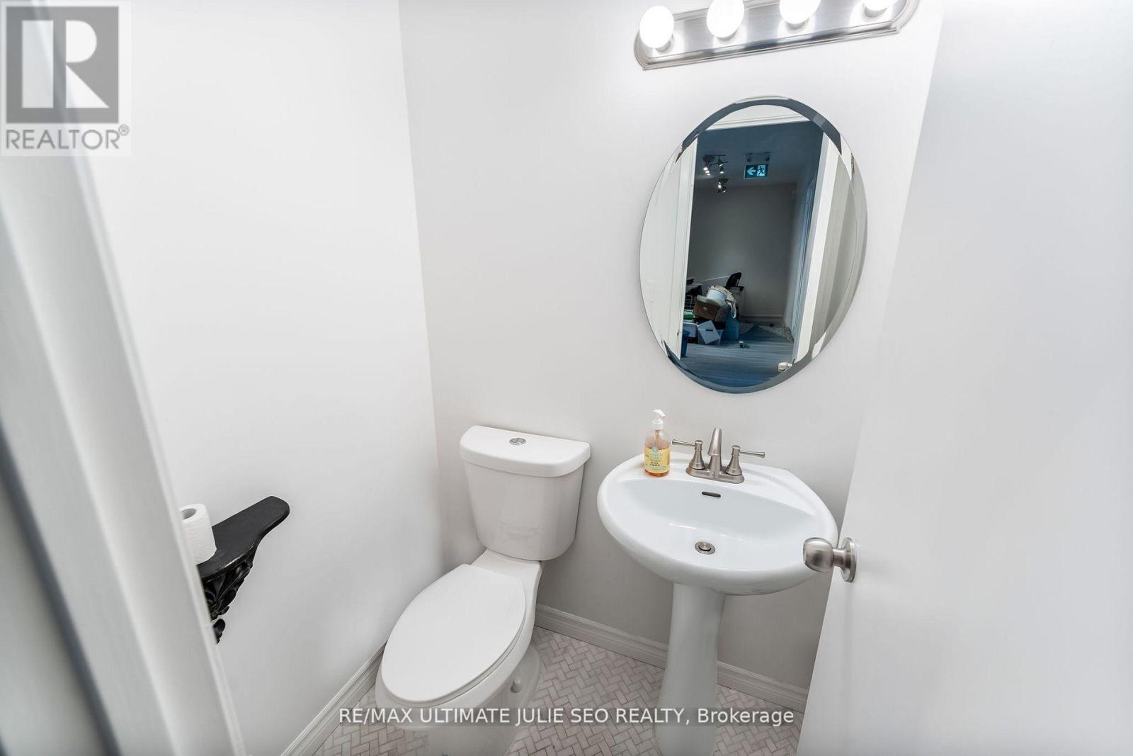 2nd Floor - 304 Danforth Avenue, Toronto, Ontario  M4K 1N6 - Photo 25 - E12710276