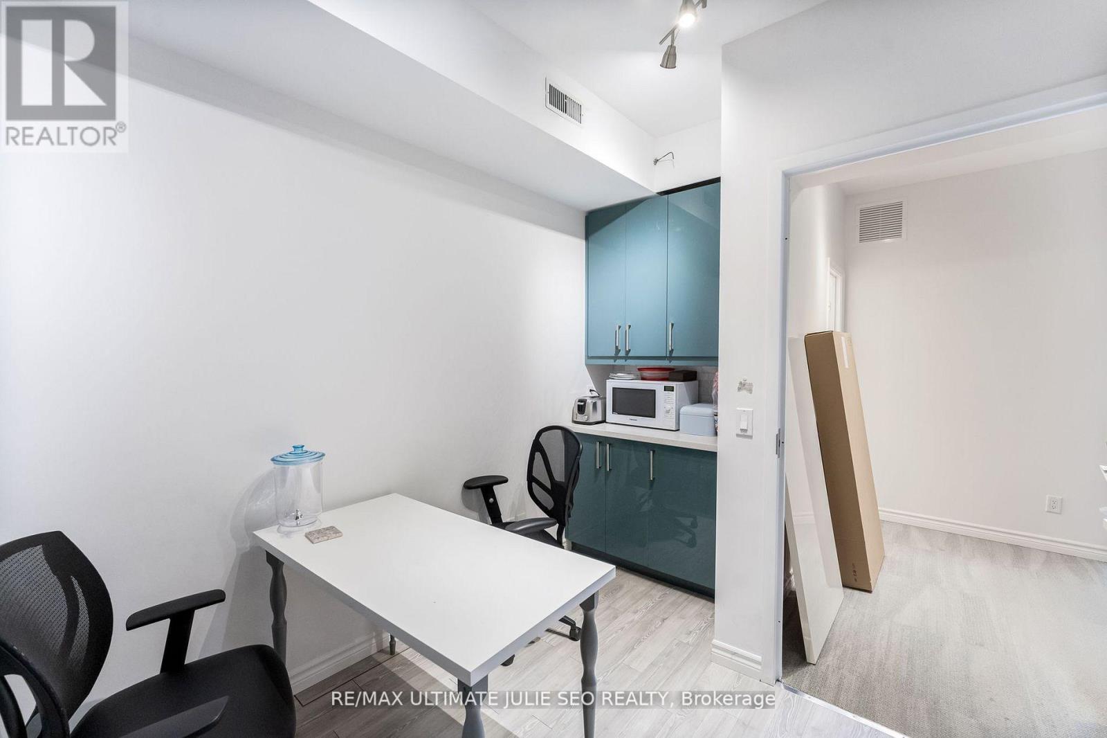 2nd Floor - 304 Danforth Avenue, Toronto, Ontario  M4K 1N6 - Photo 29 - E12710276