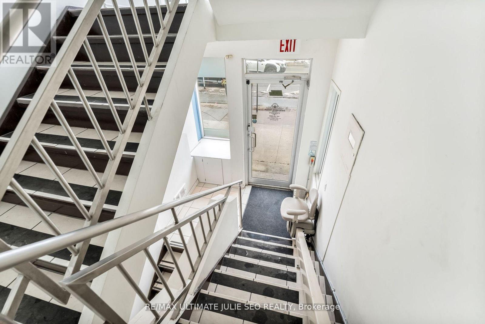 Main Floor - 304 Danforth Avenue, Toronto, Ontario  M4K 1N6 - Photo 10 - E12710278