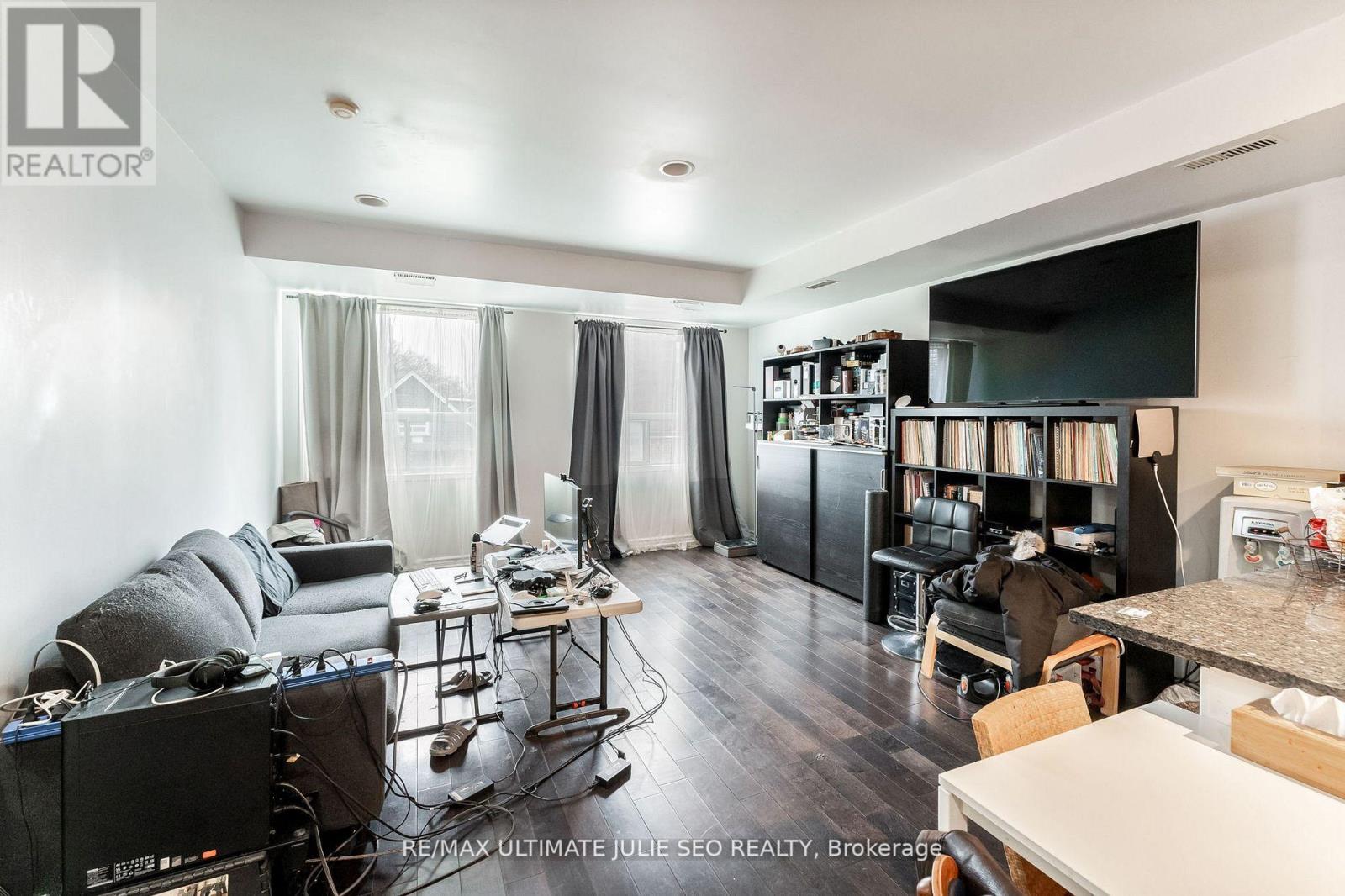304 Danforth Avenue, Toronto, Ontario  M4K 1N6 - Photo 5 - E12710280