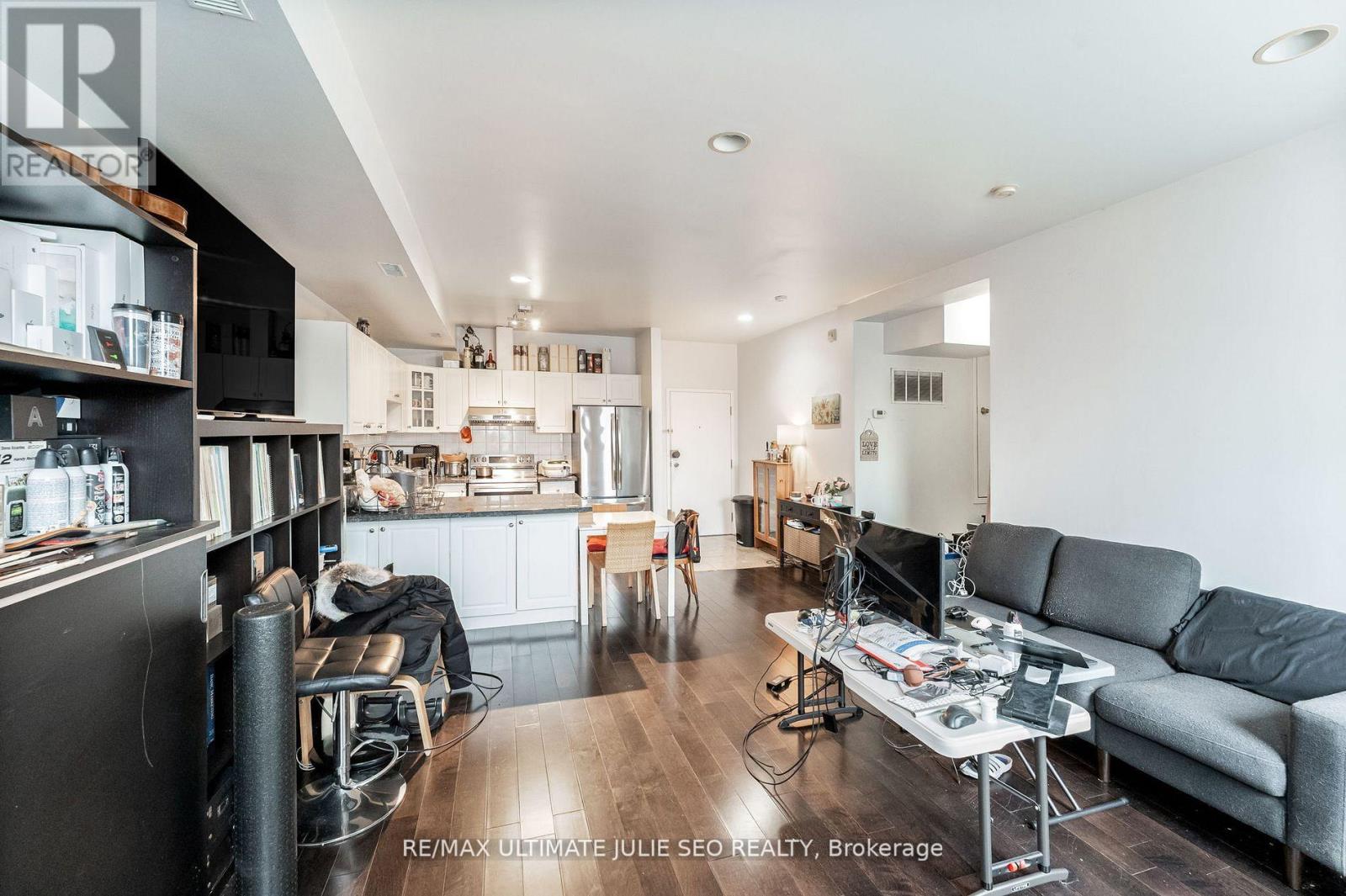 304 Danforth Avenue, Toronto, Ontario  M4K 1N6 - Photo 6 - E12710280