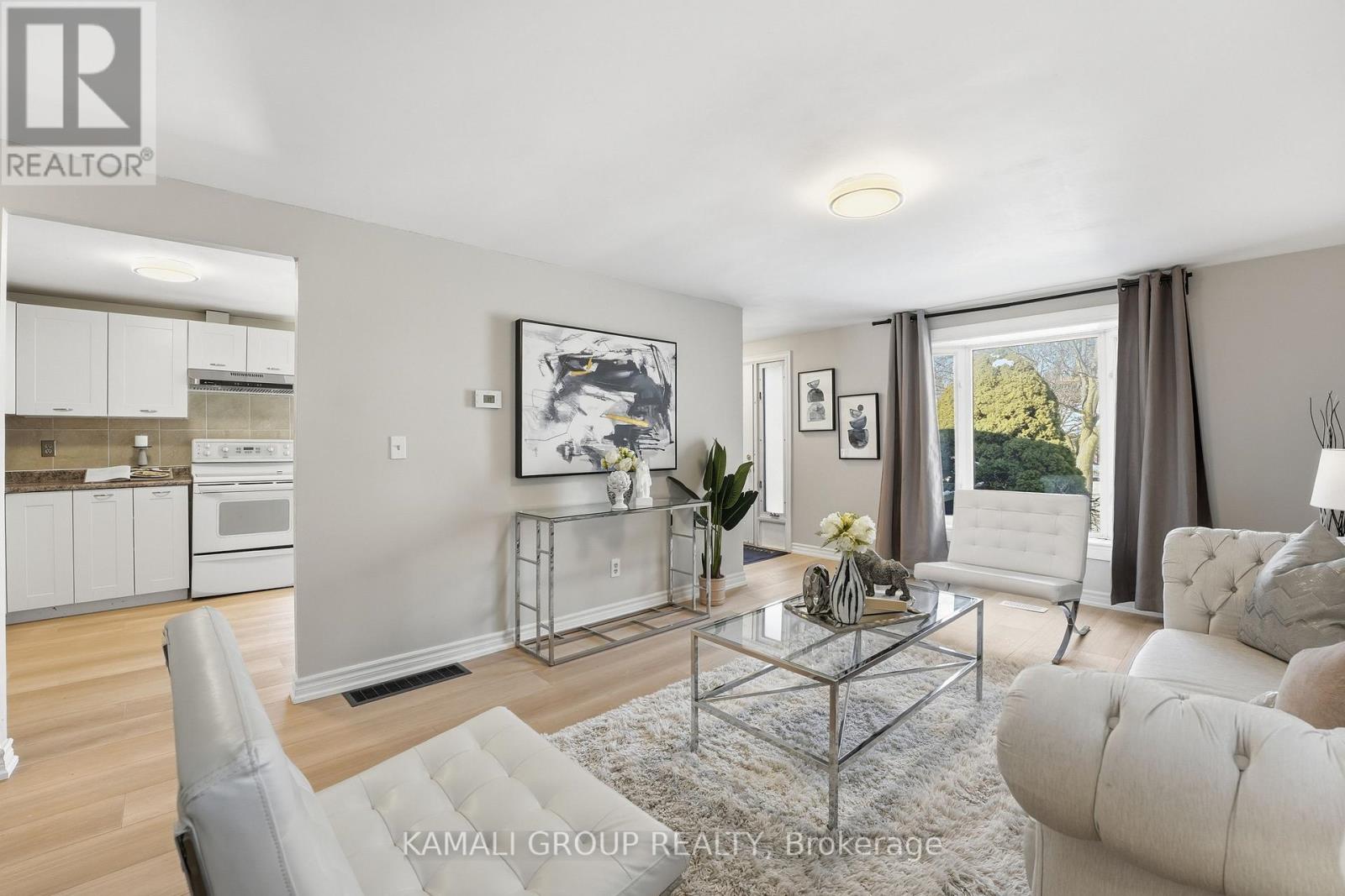 868 Grandview Drive, Oshawa, Ontario  L1H 7W8 - Photo 2 - E12710294