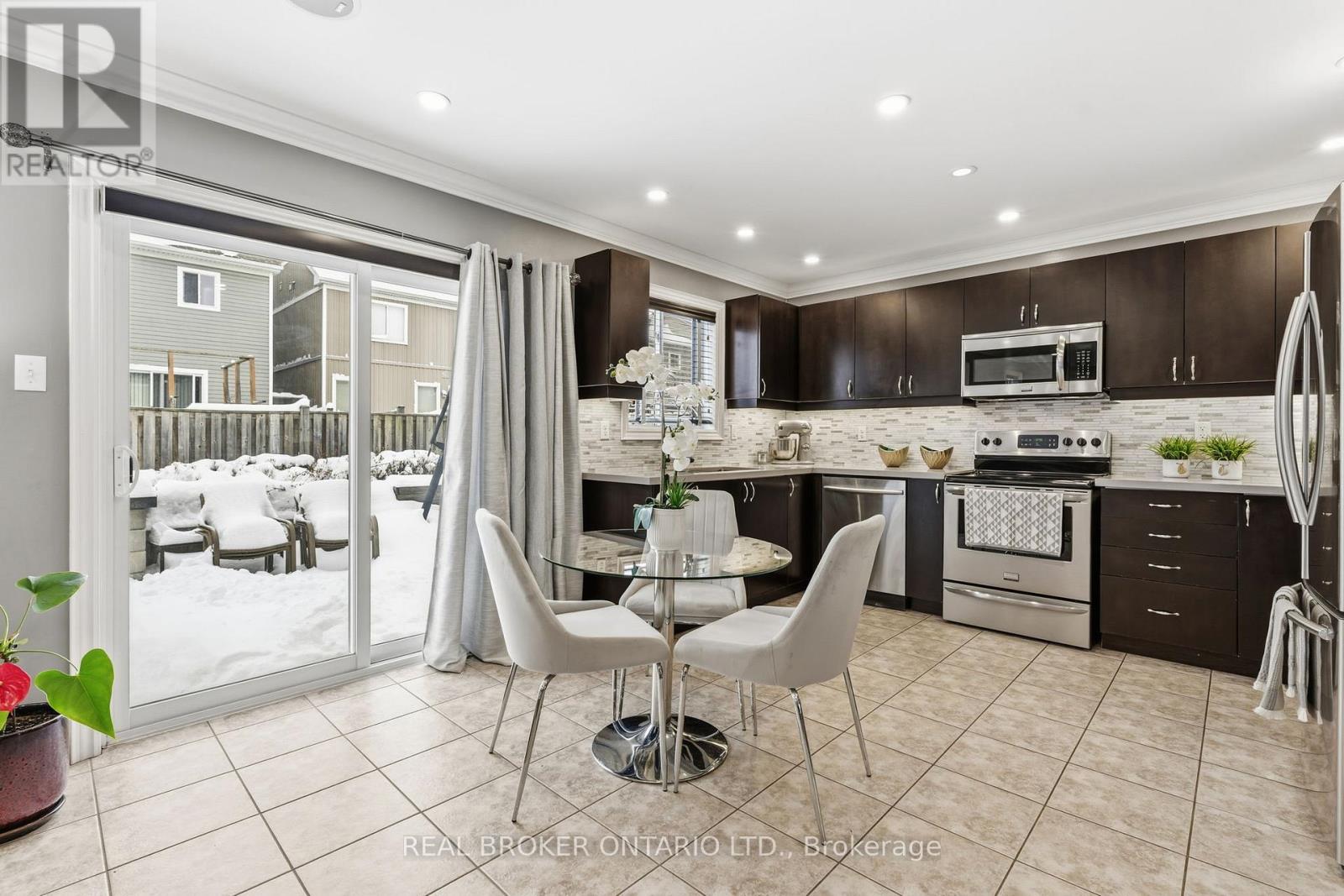 1432 Arborwood Drive, Oshawa, Ontario  L1K 2R2 - Photo 10 - E12710328