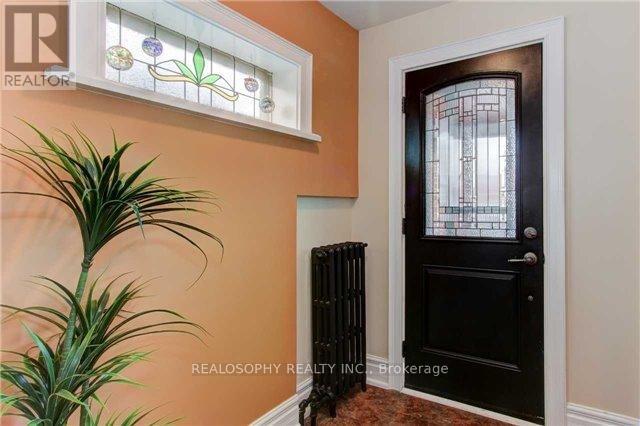 Main - 535 Sammon Avenue, Toronto, Ontario  M4J 2B3 - Photo 13 - E12710374