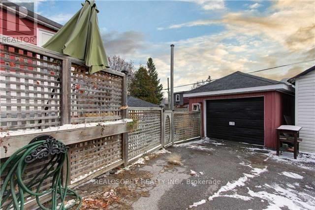 Main - 535 Sammon Avenue, Toronto, Ontario  M4J 2B3 - Photo 16 - E12710374