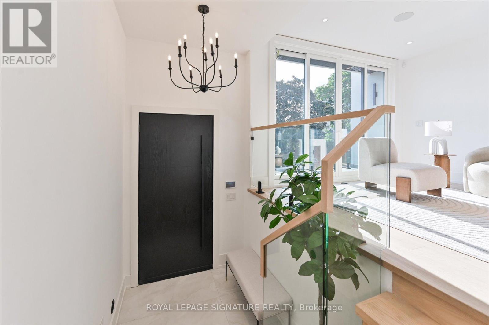 24 Elmsdale Road, Toronto, Ontario  M4J 3M4 - Photo 2 - E12710428