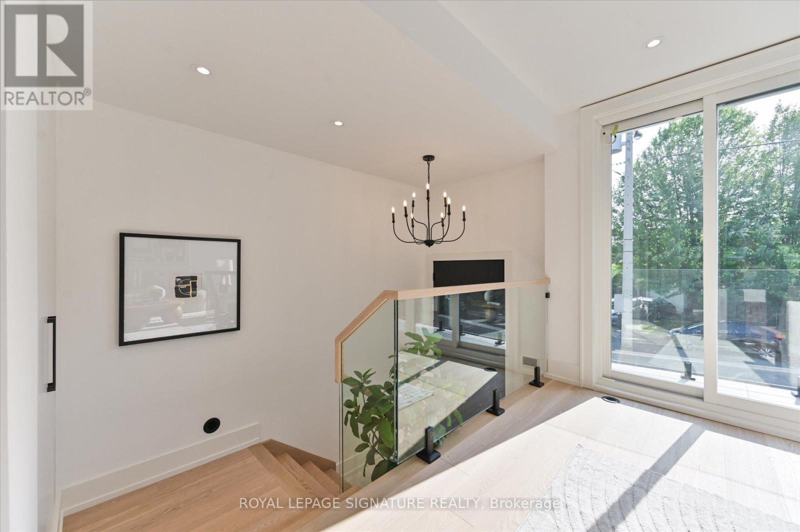 24 Elmsdale Road, Toronto, Ontario  M4J 3M4 - Photo 3 - E12710428