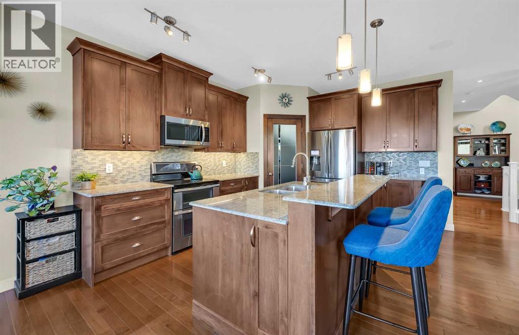 35 Cougar Ridge Place Sw, Calgary, Alberta  T3H 0V3 - Photo 11 - A2279300