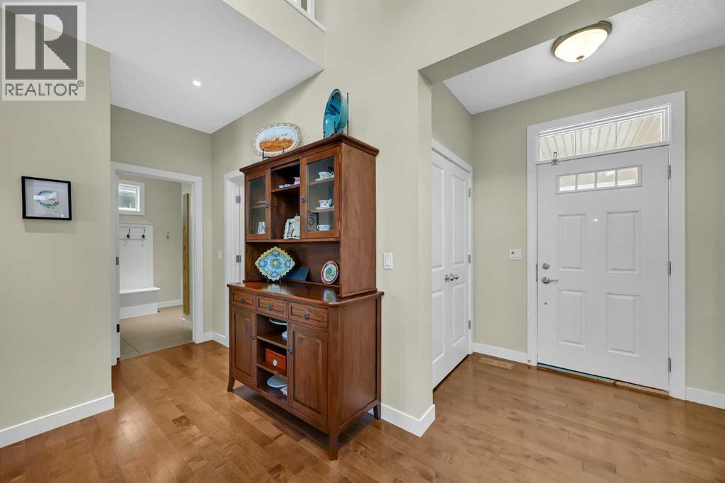 35 Cougar Ridge Place Sw, Calgary, Alberta  T3H 0V3 - Photo 4 - A2279300