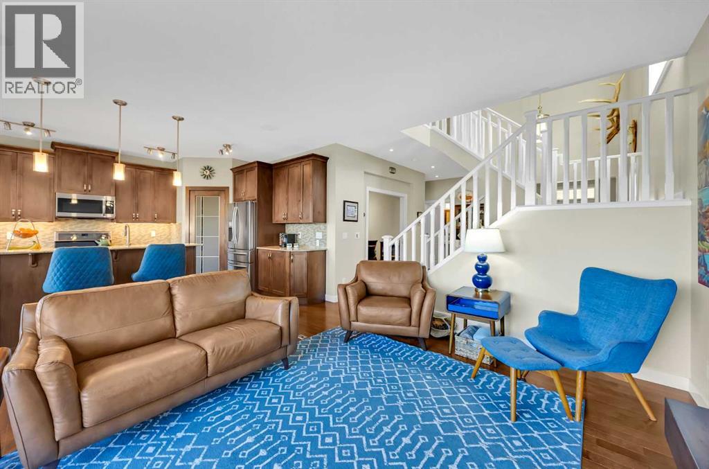 35 Cougar Ridge Place Sw, Calgary, Alberta  T3H 0V3 - Photo 7 - A2279300