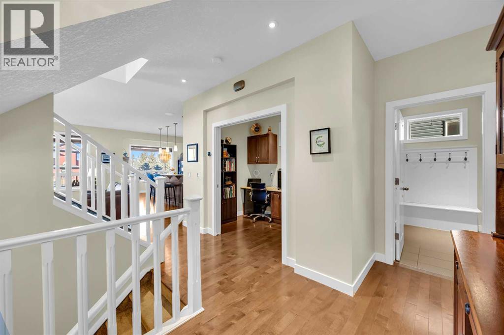 35 Cougar Ridge Place Sw, Calgary, Alberta  T3H 0V3 - Photo 16 - A2279300