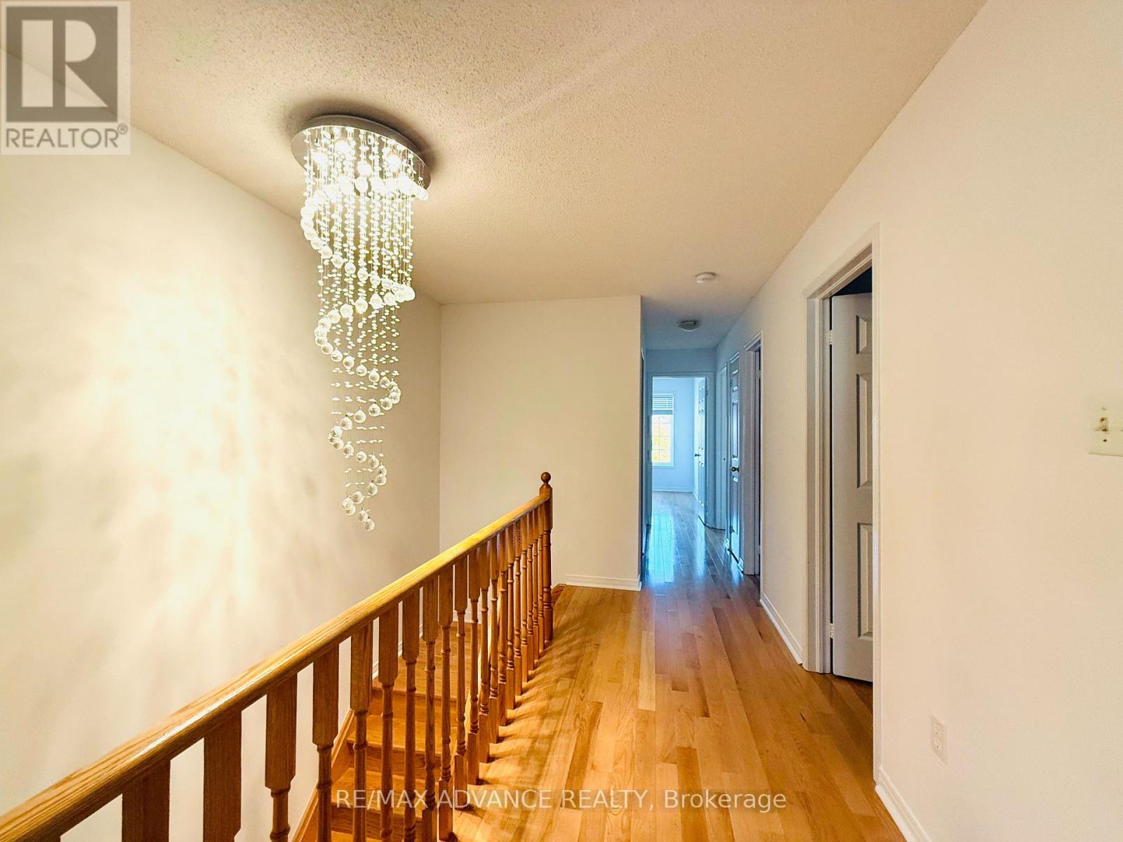 137 Laramie Crescent, Vaughan, Ontario  L6A 0R1 - Photo 8 - N12710262