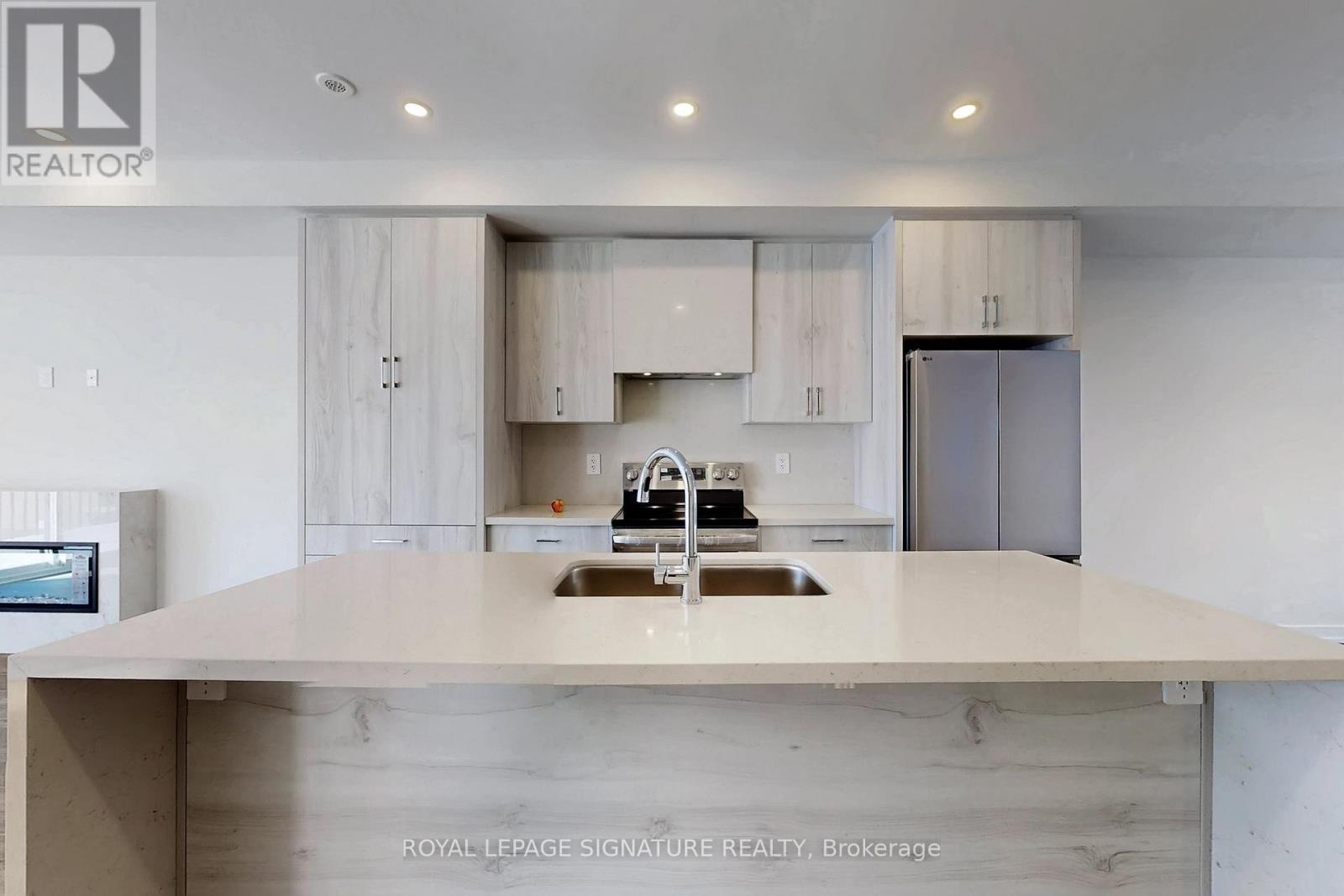 18 Chapple Lane, Richmond Hill, Ontario  L4B 0J4 - Photo 4 - N12710290