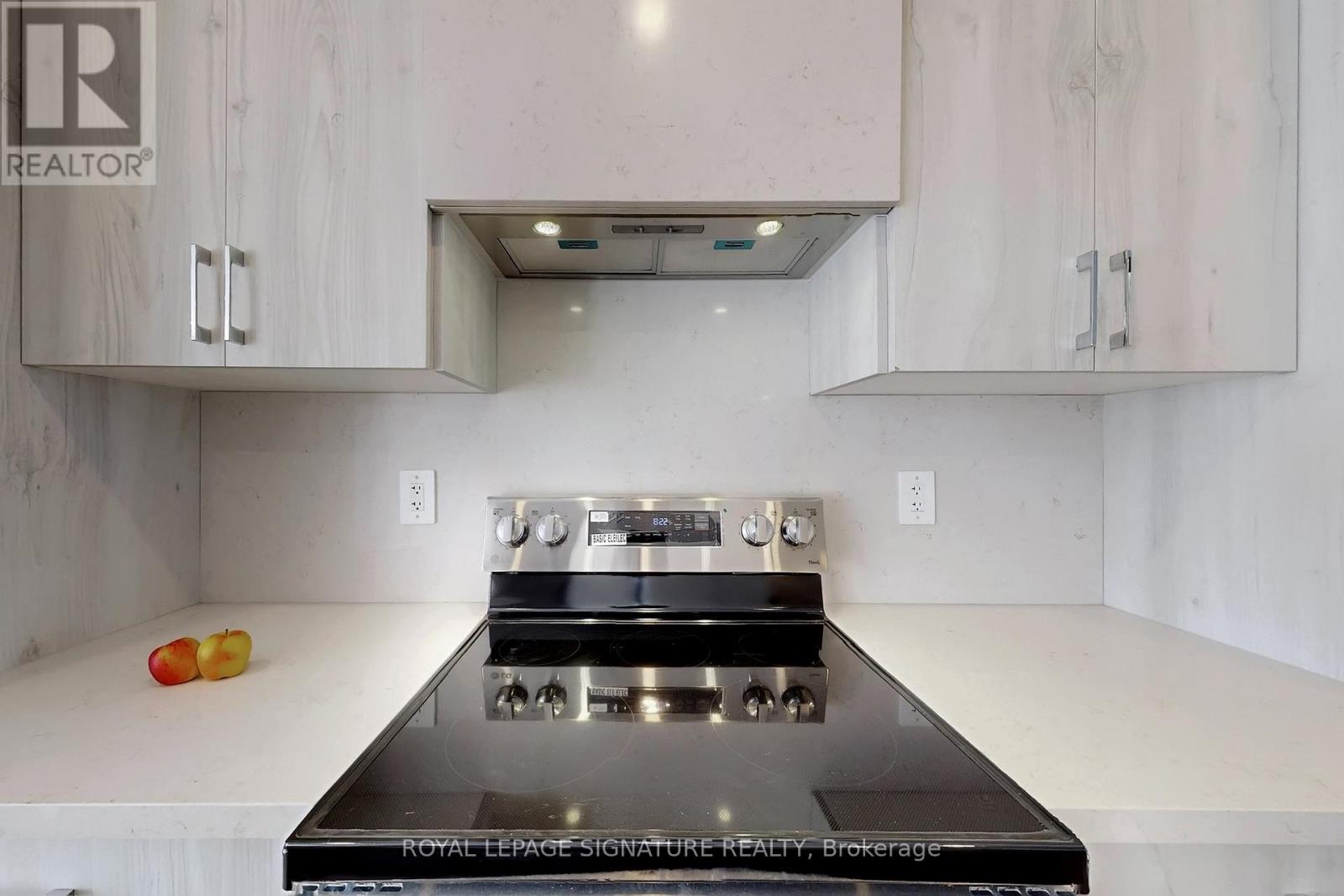 18 Chapple Lane, Richmond Hill, Ontario  L4B 0J4 - Photo 5 - N12710290