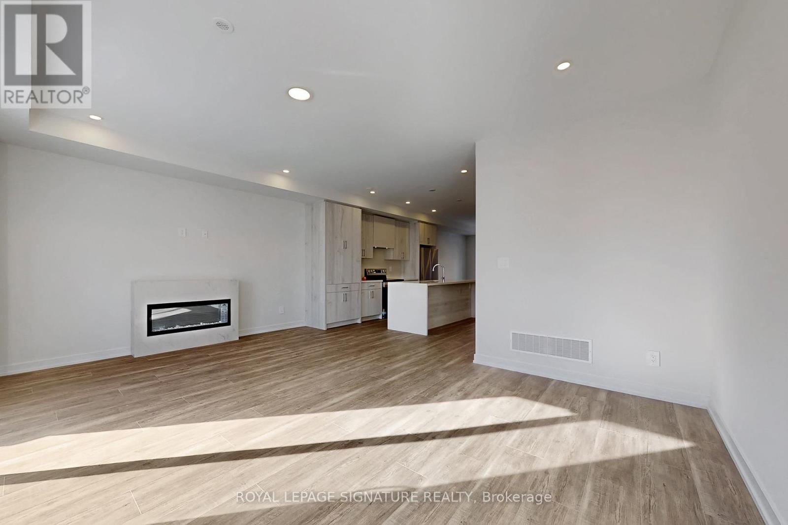 18 Chapple Lane, Richmond Hill, Ontario  L4B 0J4 - Photo 9 - N12710290