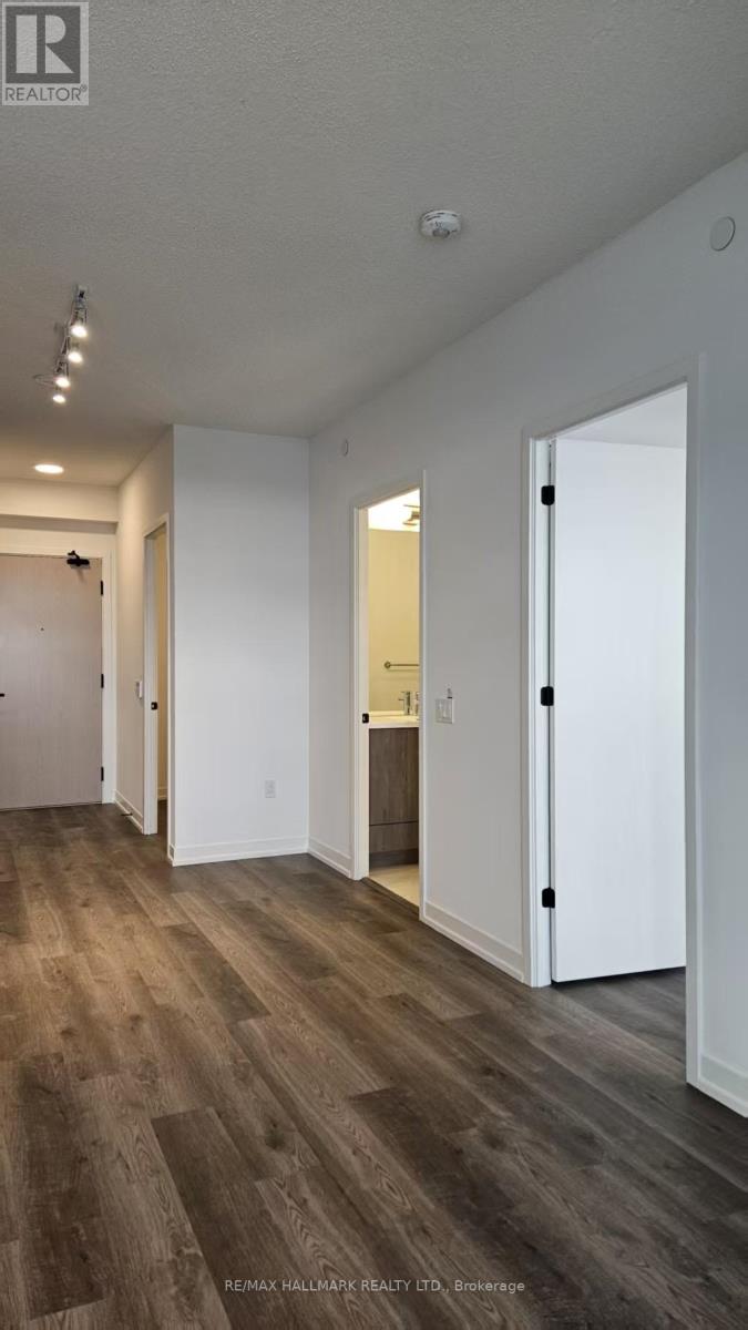 1010 - 8 Interchnage Way S, Vaughan, Ontario  L4K 4M3 - Photo 15 - N12710356