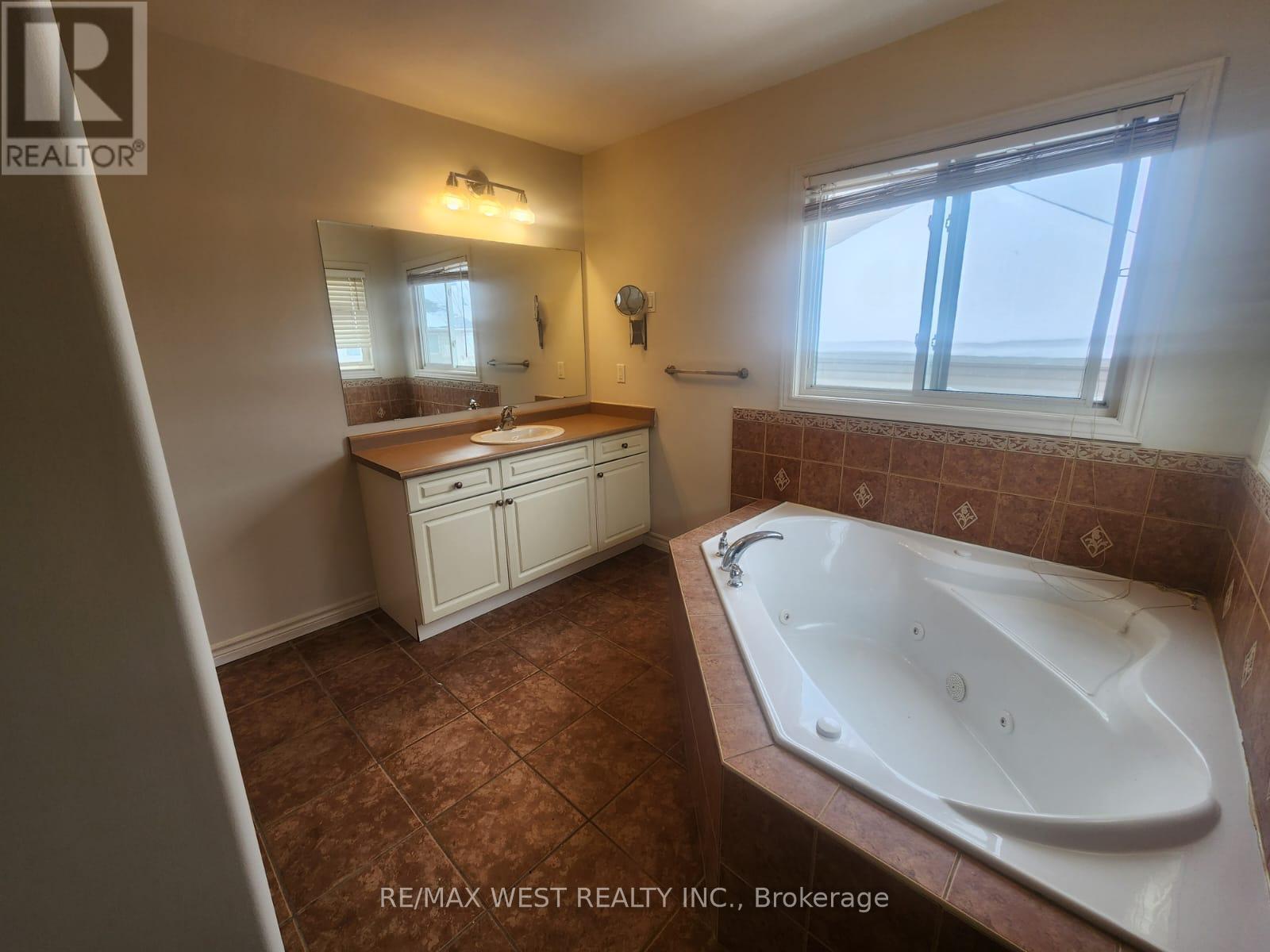 213 King Street S, New Tecumseth, Ontario  L9R 0A7 - Photo 22 - N12710366