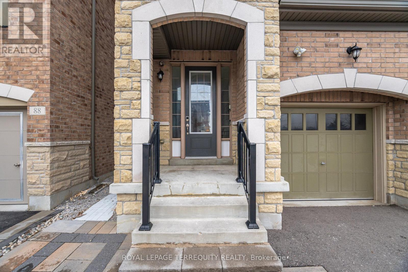 86 Hatton Garden Road, Vaughan, Ontario  L4H 3P8 - Photo 3 - N12710414