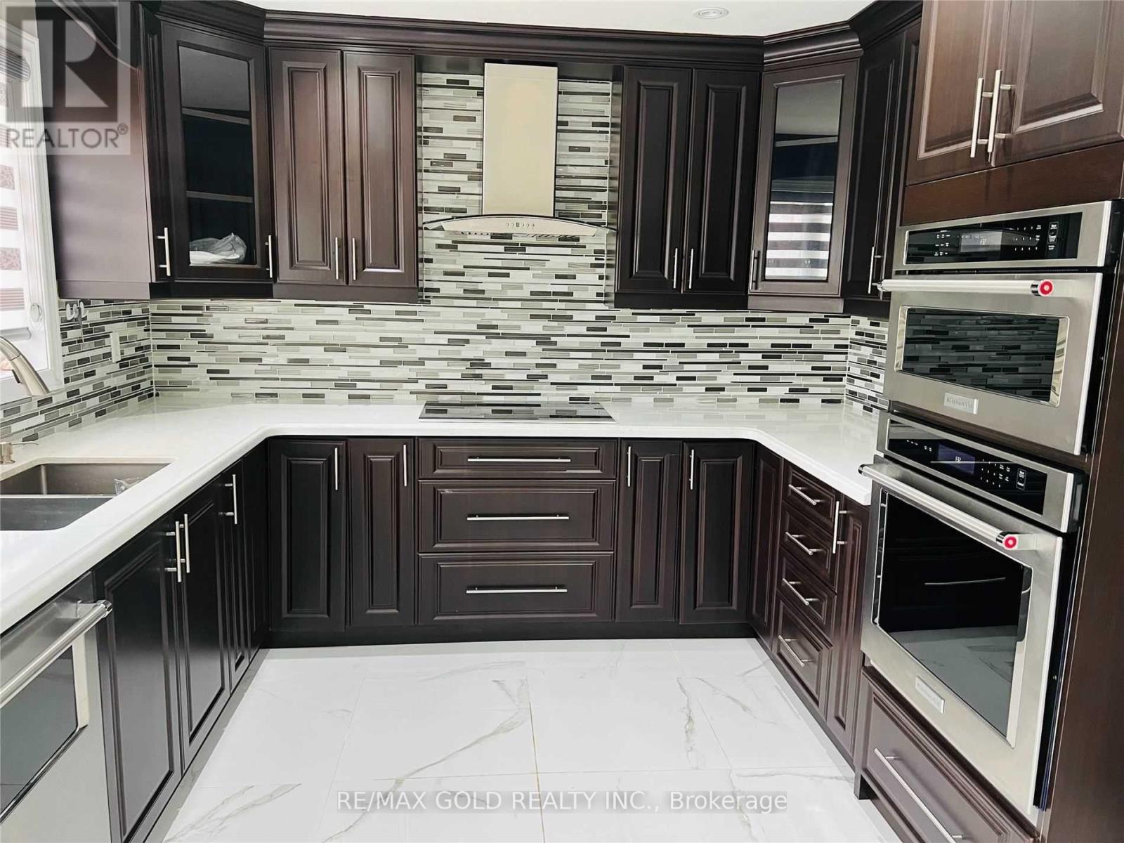 72 Gold Finch Place, Vaughan, Ontario  L4L 6N4 - Photo 3 - N12710448