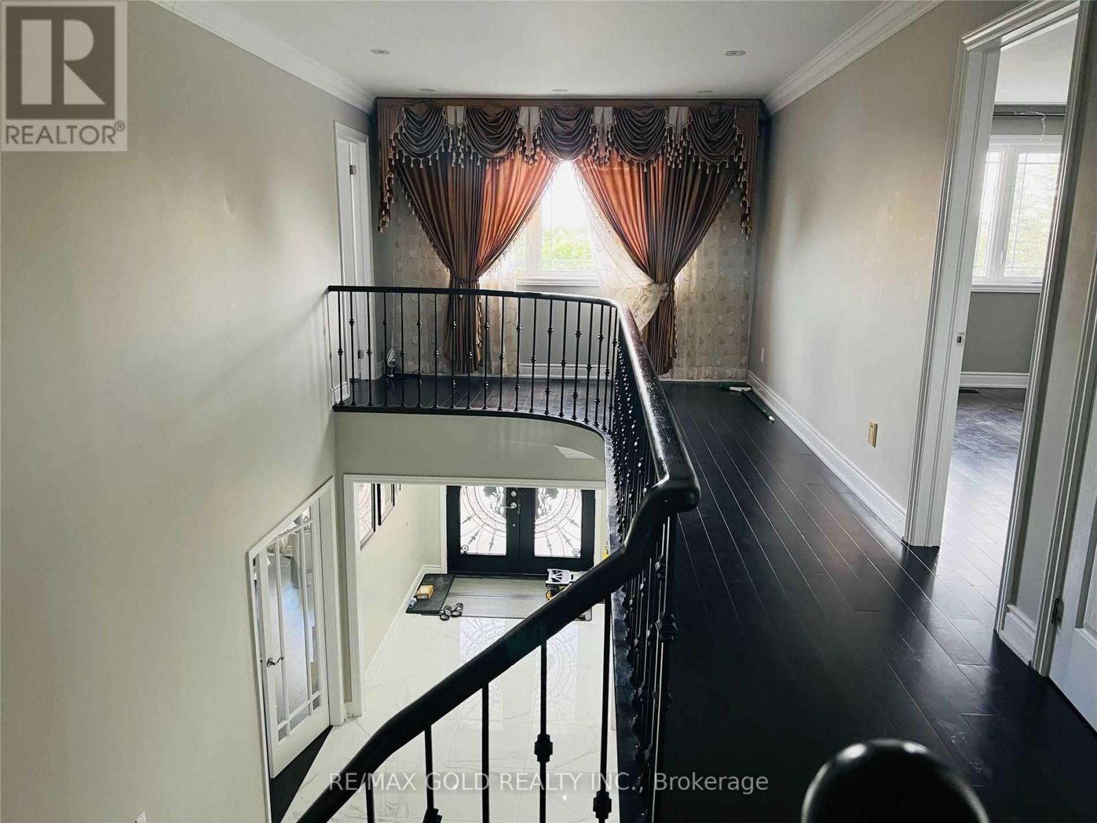 72 Gold Finch Place, Vaughan, Ontario  L4L 6N4 - Photo 6 - N12710448