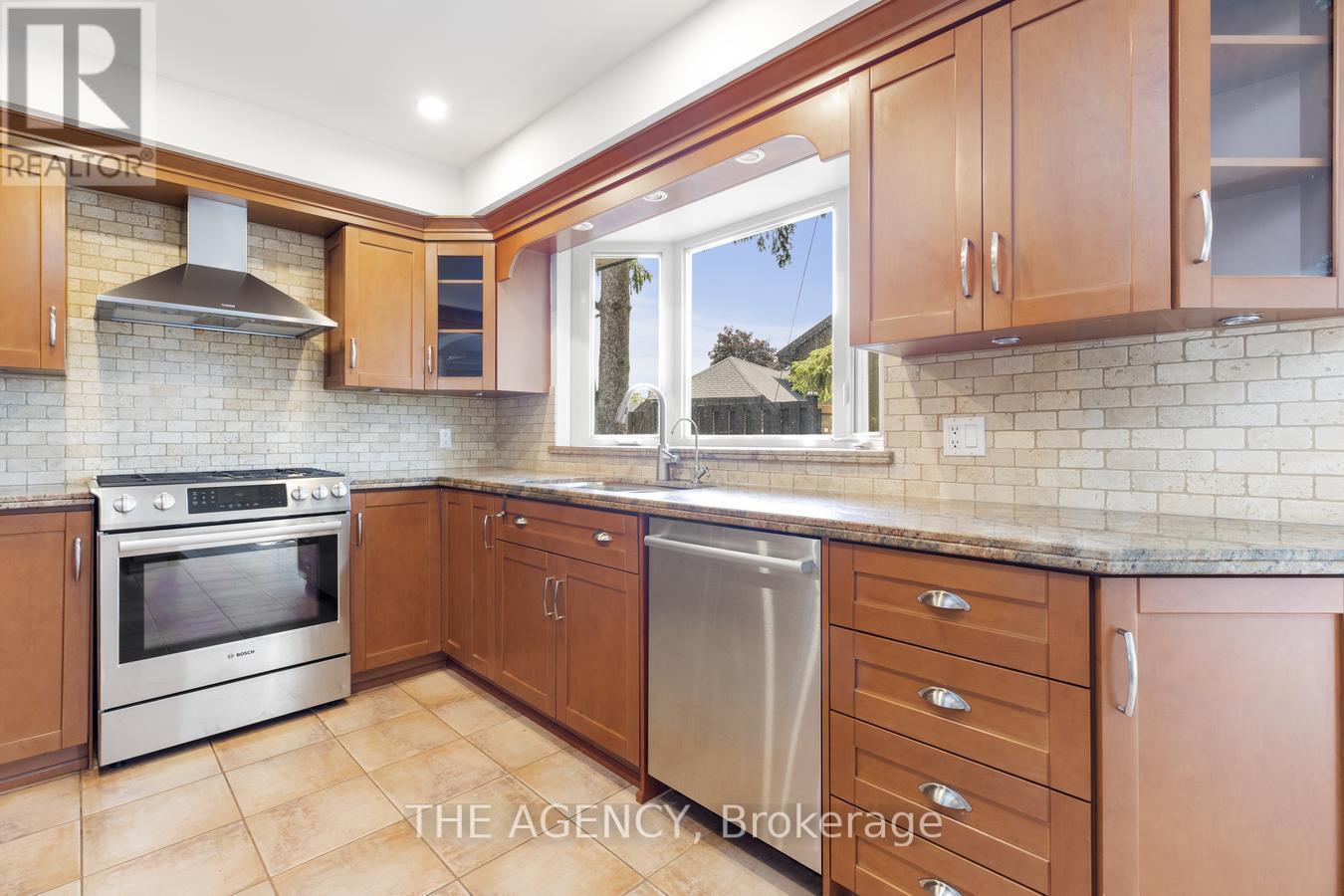 172 Camlaren Crescent, Vaughan, Ontario  L0J 1C0 - Photo 13 - N12710478