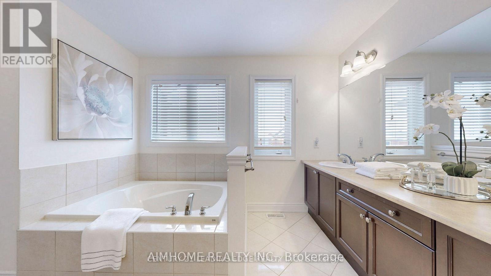 154 Rothbury Road, Richmond Hill, Ontario  L4S 0E2 - Photo 14 - N12710500