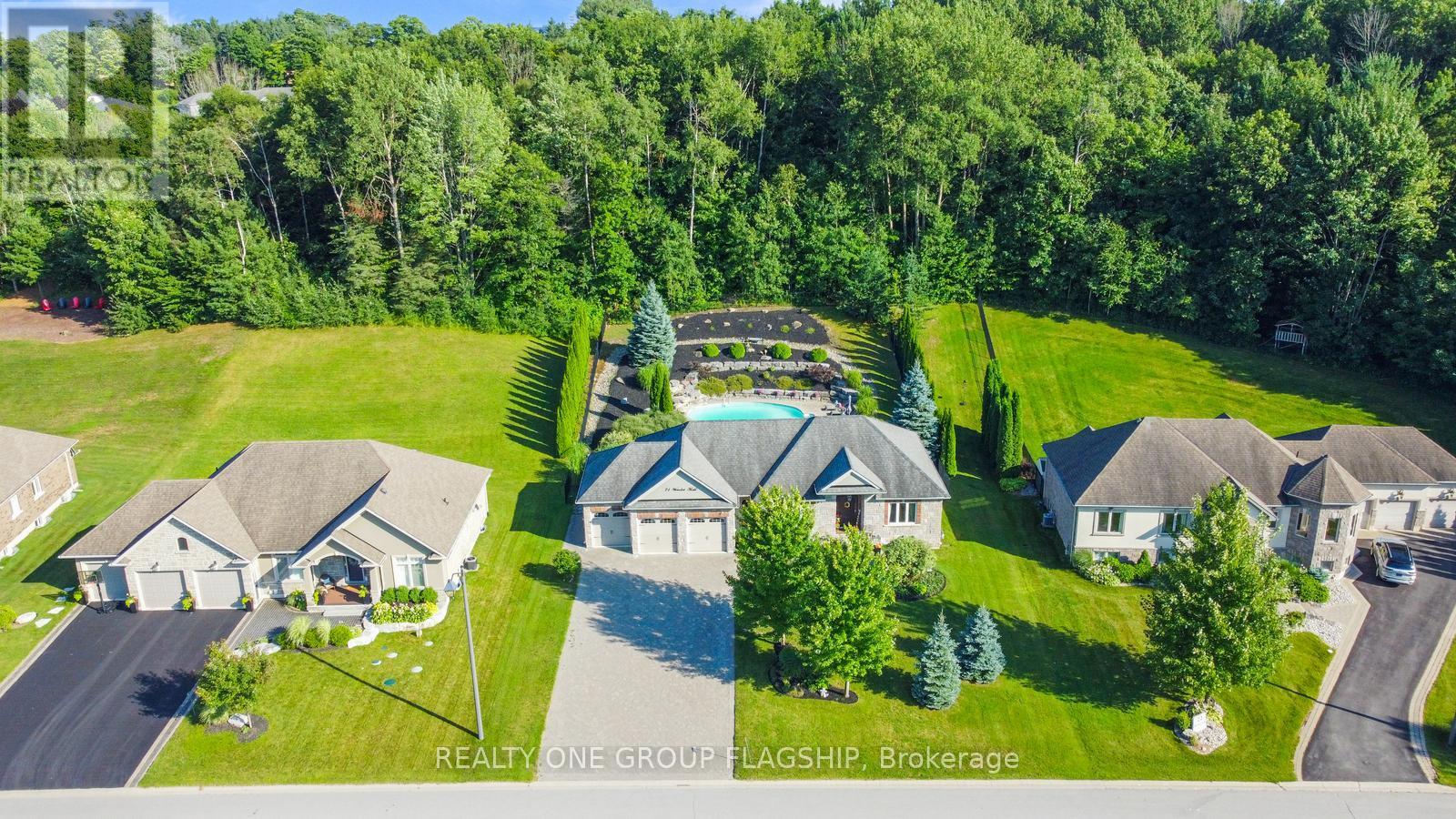 24 Wendat Trail, Springwater, Ontario  L4M 6T4 - Photo 2 - S12710320