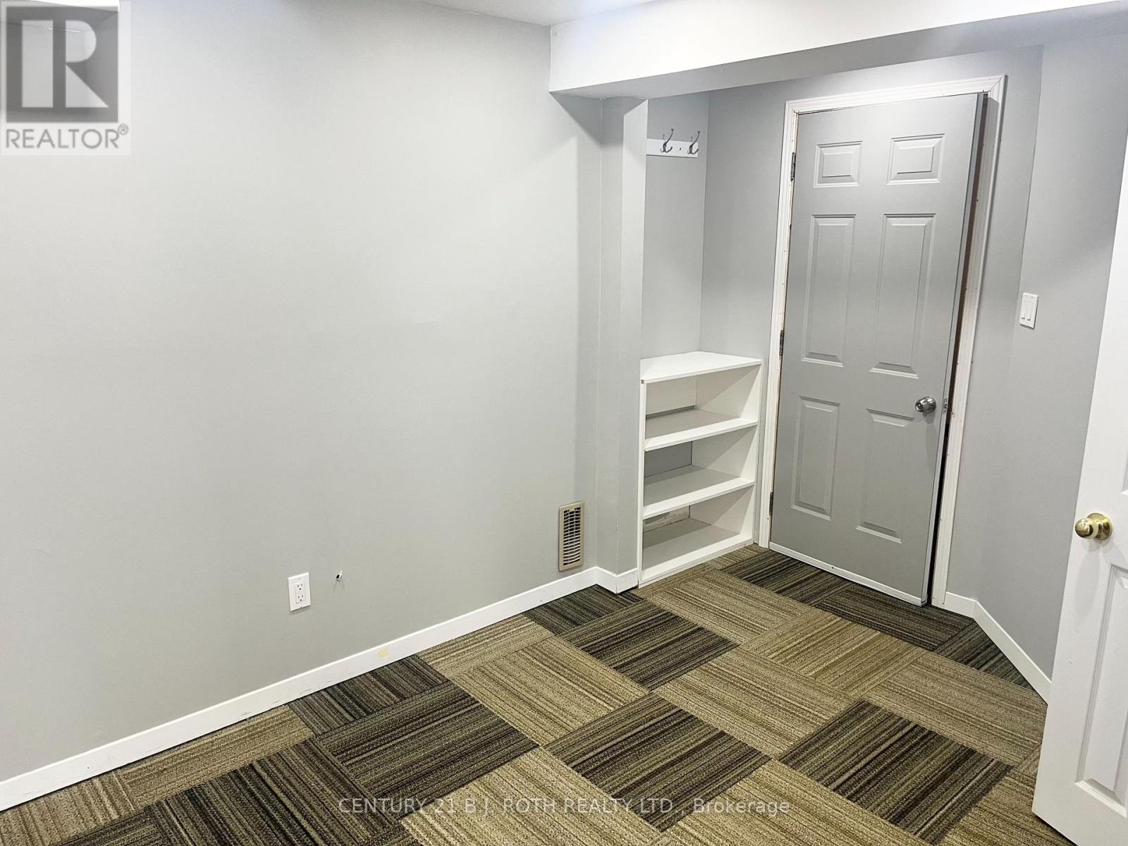 60 Shanty Bay Road, Barrie, Ontario  L4M 1C8 - Photo 3 - S12710362