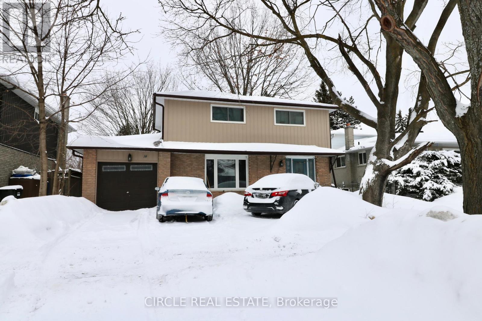 14 COLLEGE CRESCENT, Barrie, Ontario