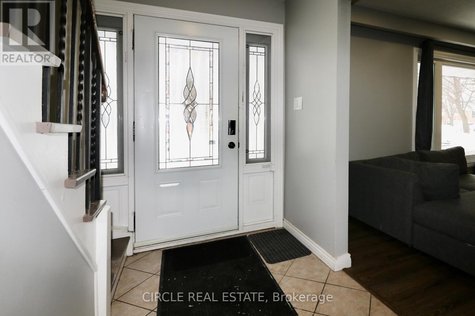 14 College Crescent, Barrie, Ontario  L4M 2W2 - Photo 4 - S12710396