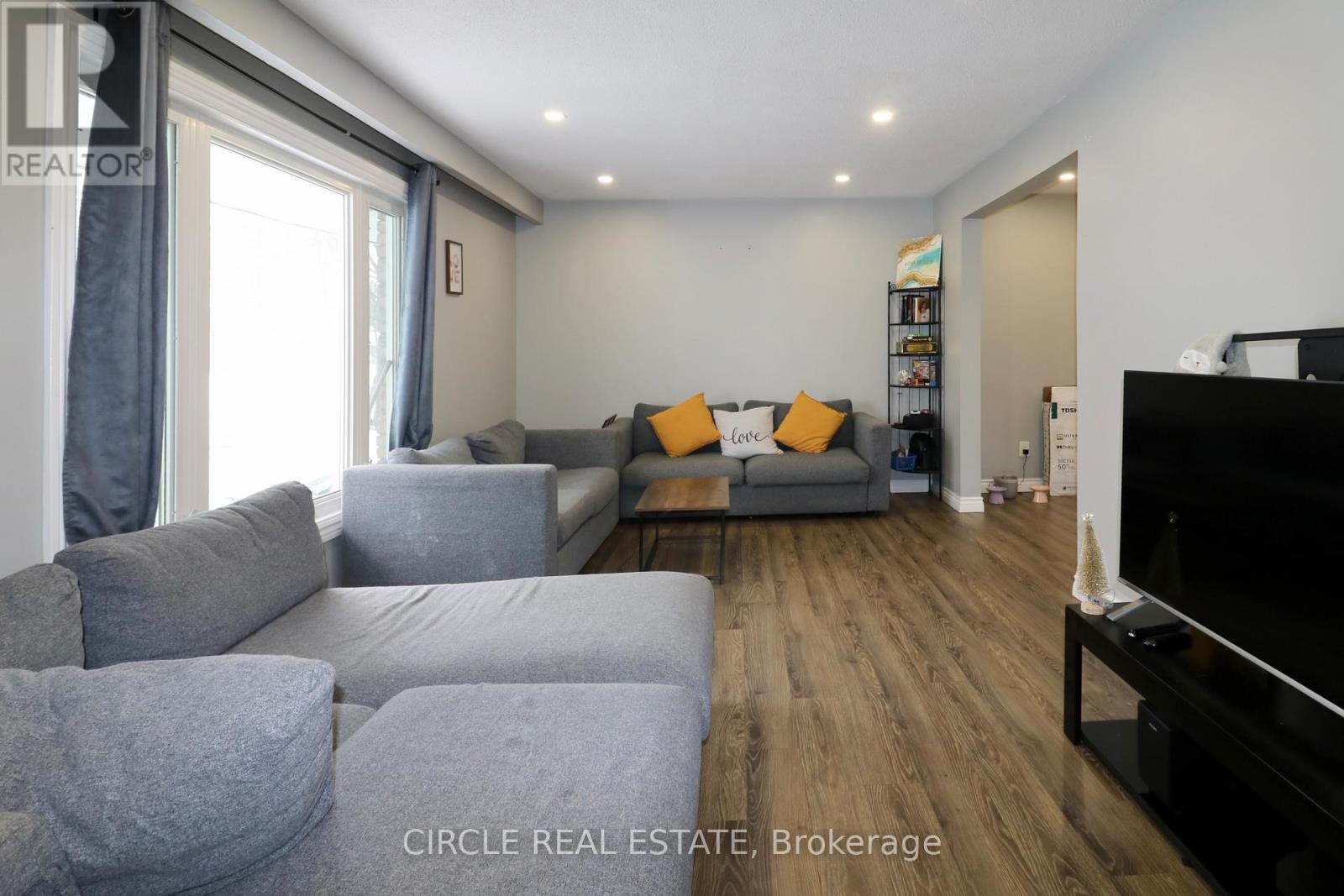 14 College Crescent, Barrie, Ontario  L4M 2W2 - Photo 6 - S12710396