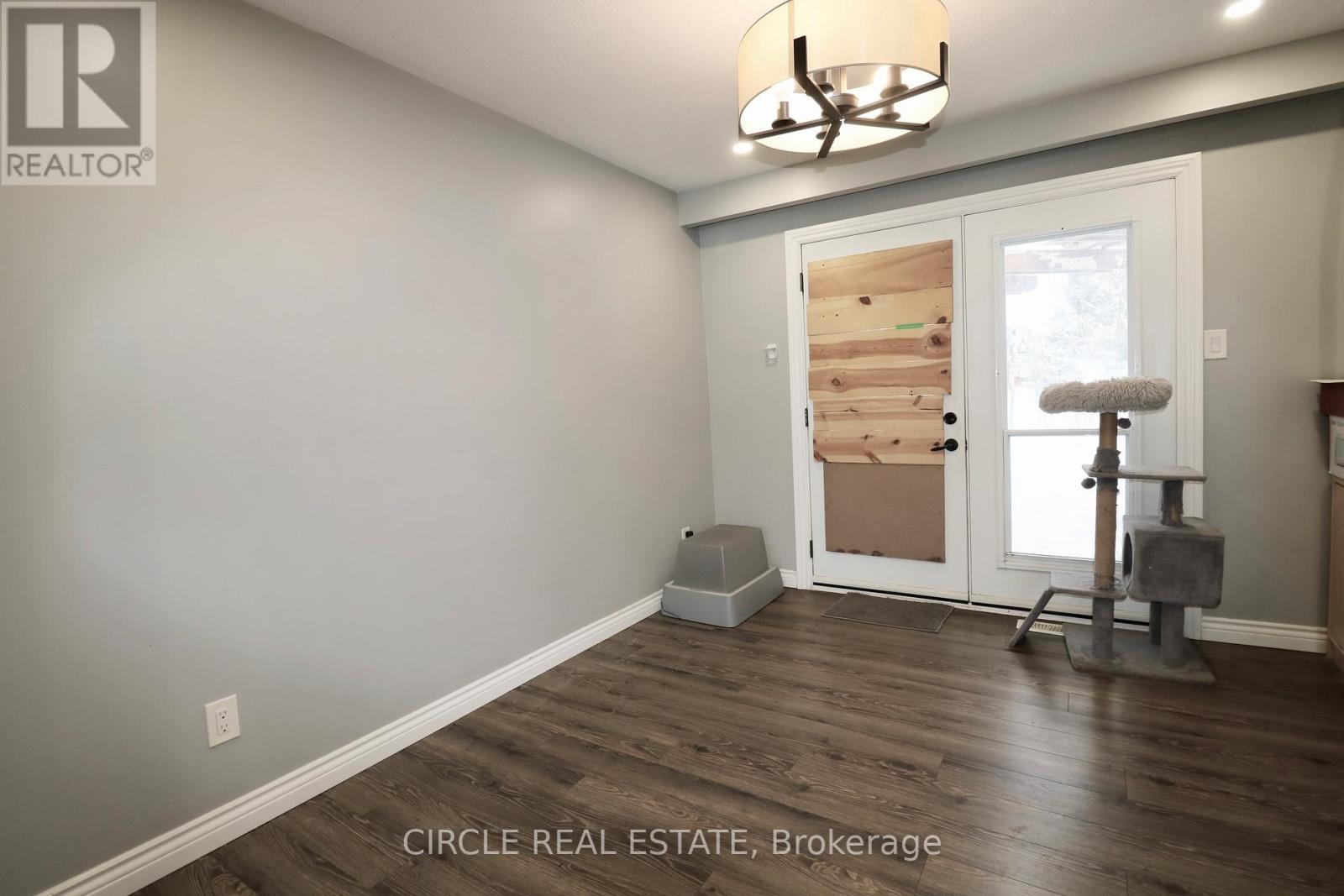 14 College Crescent, Barrie, Ontario  L4M 2W2 - Photo 7 - S12710396